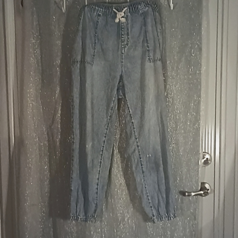 Celebrity Pink size medium drawstring jogger jeans
